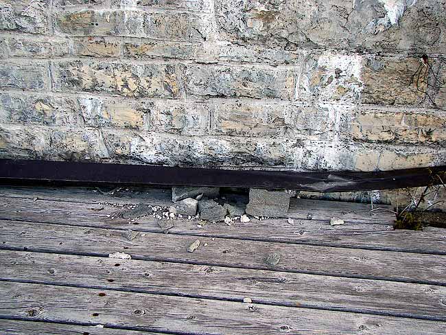 012-crepe sulla ex caserma di Soracrepa facciata ovest