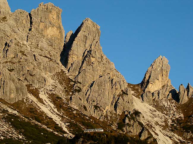 T. Artù, T. Pian dei Buoi e T. San Lorenzo - Al centro il rif. Ciareido - Pian dei Buoi - Lozzo di Cadore