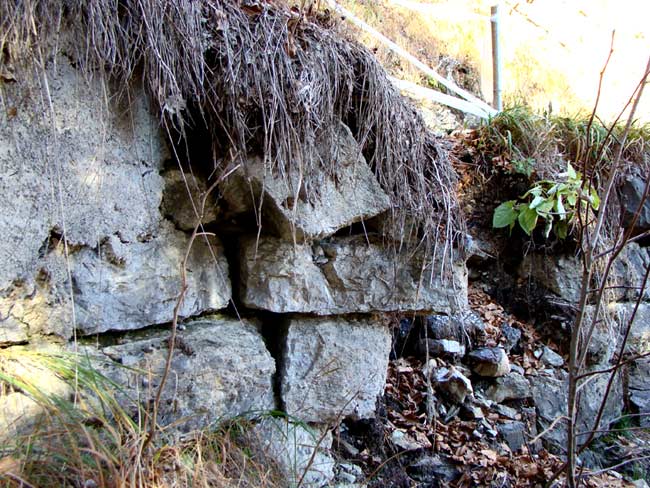 cedimento muro su strada del genio nei pressi di Tamarì - 005 (15 nov 2012)