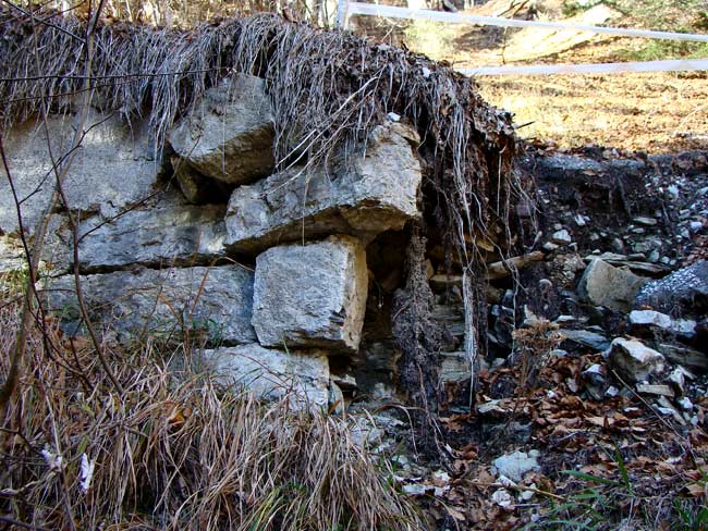 cedimento muro su strada del genio nei pressi di Tamarì - 007 (15 nov 2012)