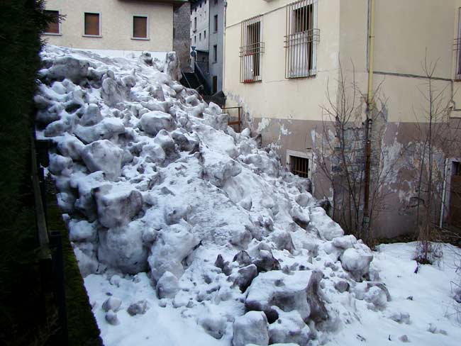 discarica di neve "pubblica" a Lozzo di Cadore (001)