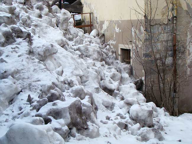 discarica di neve "pubblica" a Lozzo di Cadore (002)