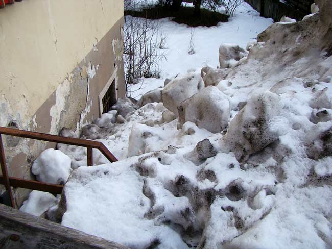 discarica di neve "pubblica" a Lozzo di Cadore (003)