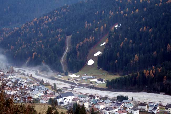 Chiazze neve artificiale a Taiareze (Auronzo), 20-11-2016