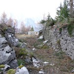 Il corridoio tra i due muri di difesa