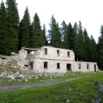 Il lato sud della Caserma liberato dalla vegetazione