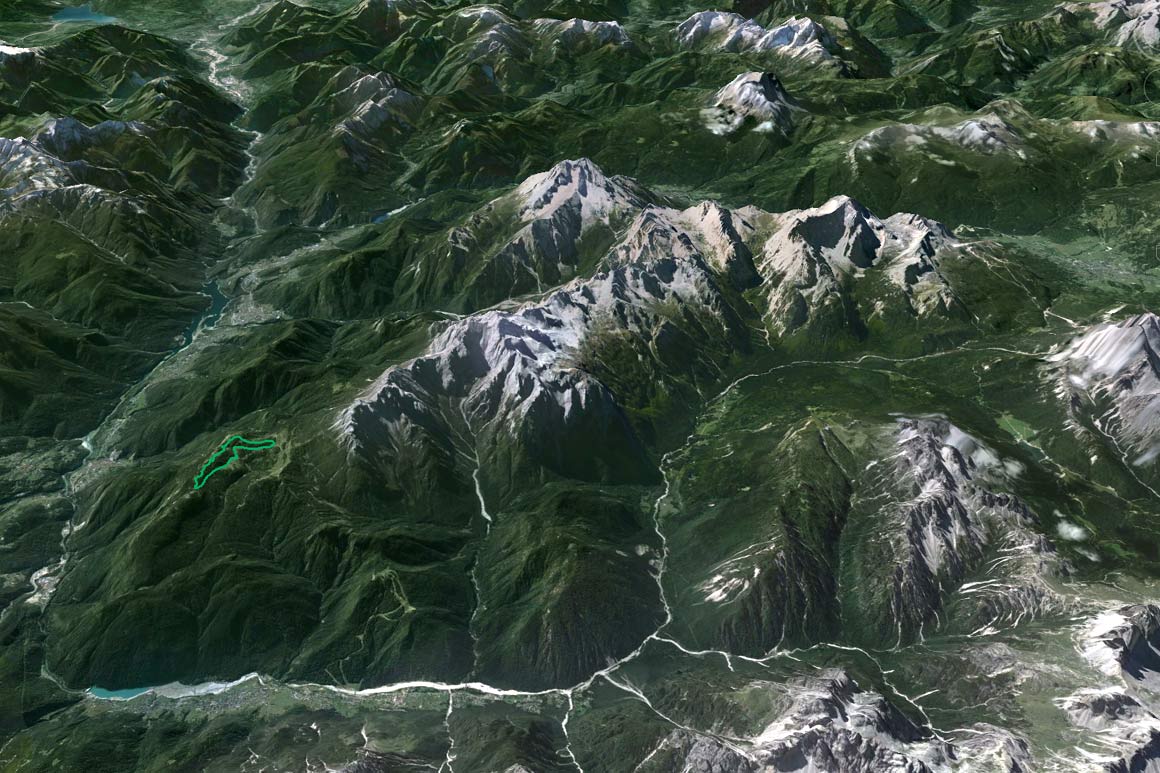 Il PdM in 3D (da Google Earth): la Val d'Ansiei in tutta la sua lunghezza confluisce nella Valle del Piave, che si spinge fin oltre Longarone, oltre il quale si osserva il lago di Santa Croce