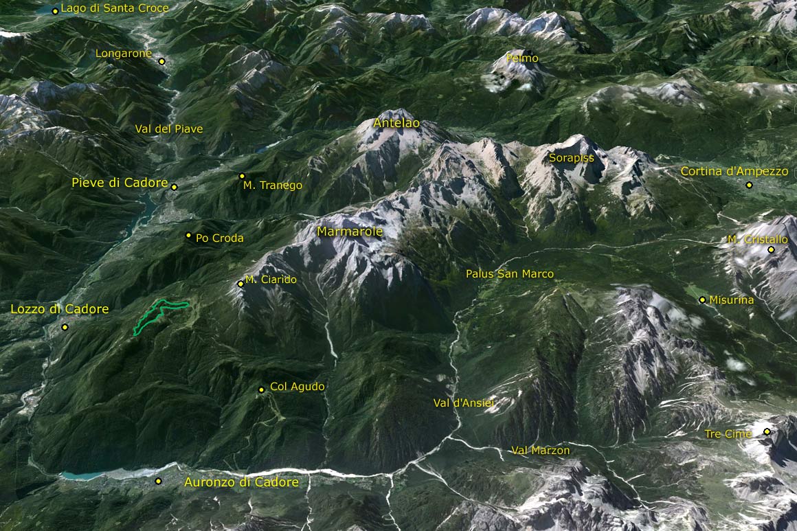 Il PdM in 3D (da Google Earth): la Val d'Ansiei in tutta la sua lunghezza confluisce nella Valle del Piave, che si spinge fin oltre Longarone, oltre il quale si osserva il lago di Santa Croce