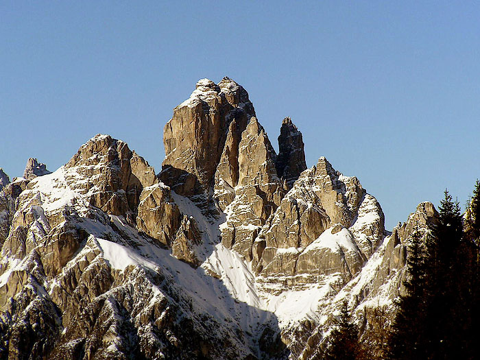La Croda dei Toni nella Dolomiti d'Auronzo ripresa da Pian dei Buoi