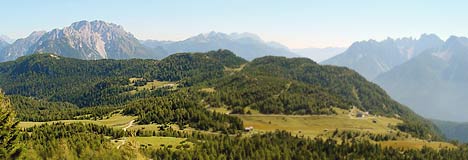 L'altopiano di Pian dei Buoi dai pressi del rifugio Ciareido