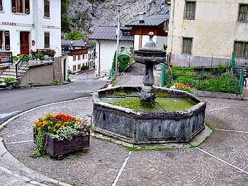 La fontana in p.zza P.F. Calvi